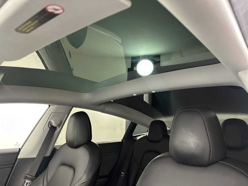 Used 2021 Tesla Model 3 Standard Range Plus image 29