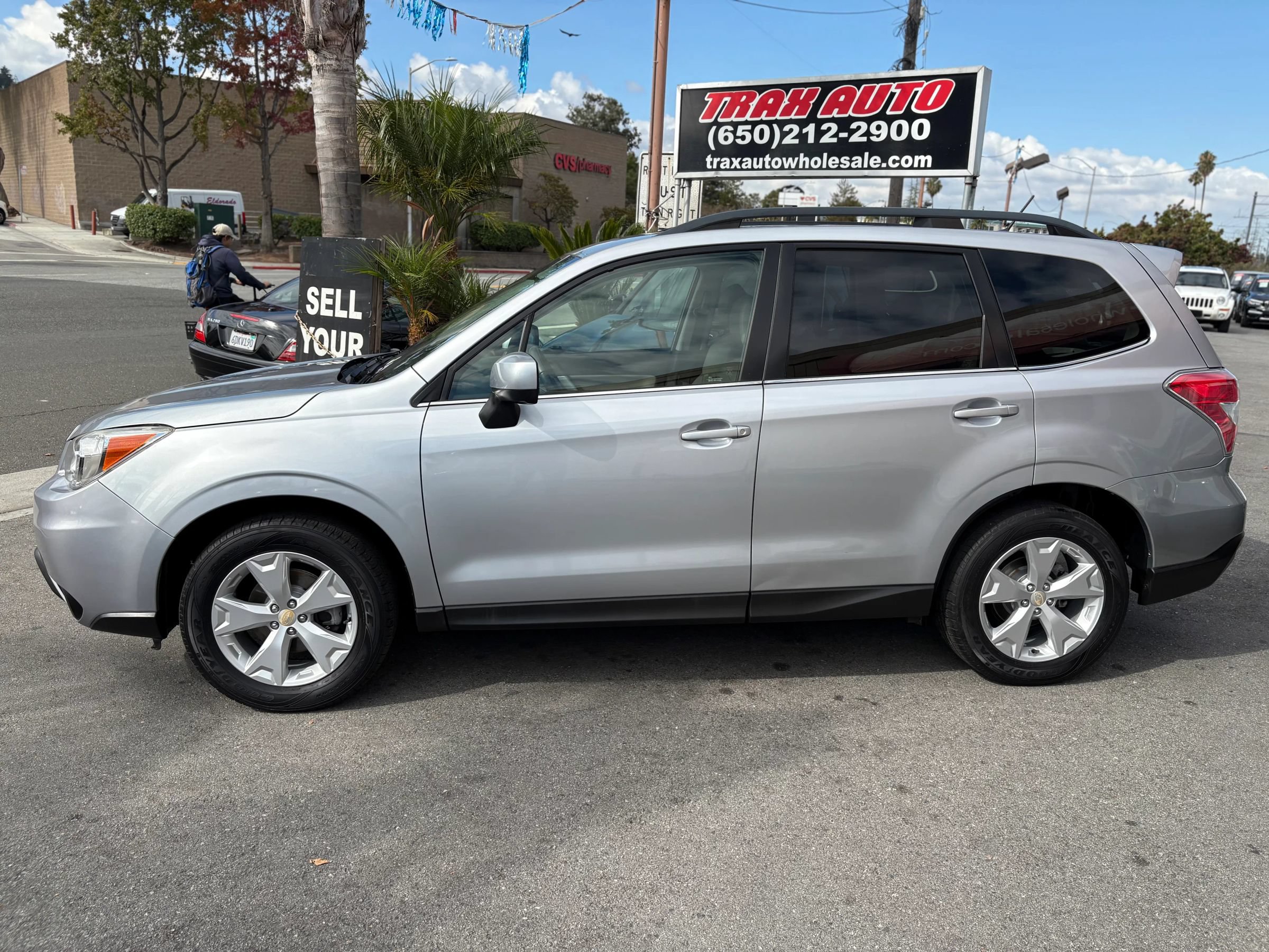Used 2015 Subaru Forester 2.5i Limited w/ Popular Package #2 AWD/4WD image 4