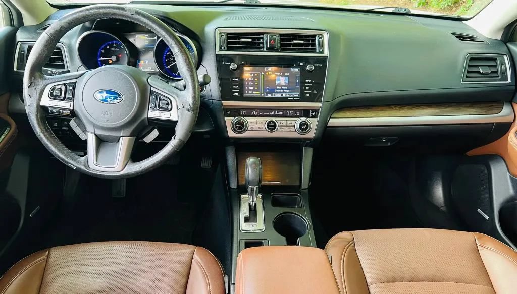Used 2017 Subaru Outback 3.6R Touring w/ Popular Package #5A AWD/4WD image 11