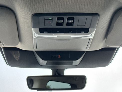 Used 2024 Nissan Pathfinder Platinum AWD/4WD image 17