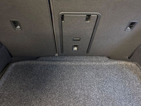 New 2025 Volkswagen Taos SEL image 14