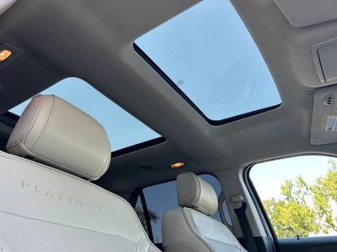 Certified 2017 Ford Explorer Platinum AWD/4WD image 18