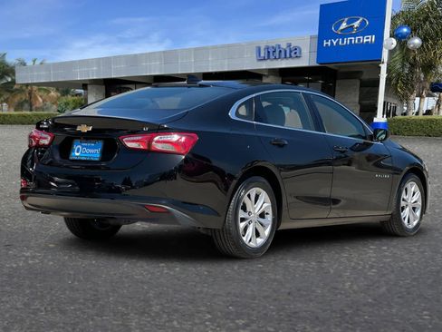 Used 2021 Chevrolet Malibu LT FWD image 3