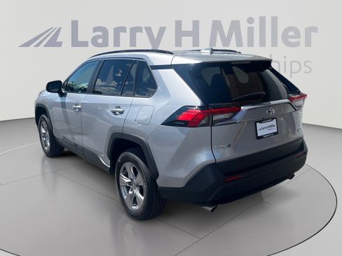 Used 2025 Toyota RAV4 LE AWD/4WD image 3