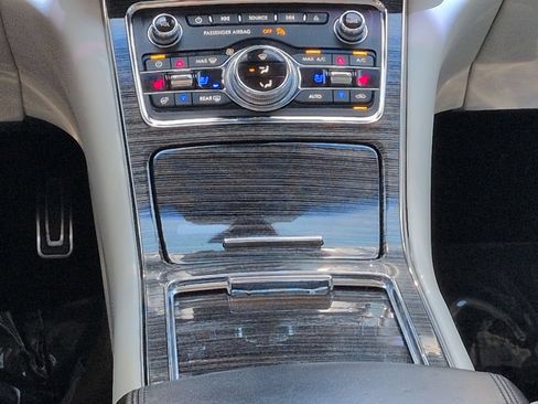 Certified 2019 Lincoln Continental Black Label FWD image 18