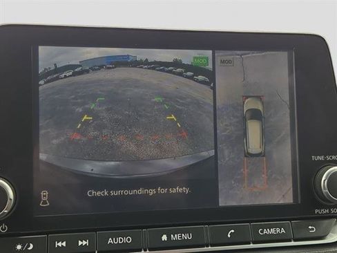 Certified 2025 Nissan Rogue SV image 24