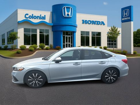 Used 2023 Honda Civic EX image 2