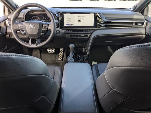 Used 2025 Toyota Camry XSE image 31