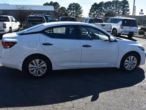 Used 2025 Nissan Sentra S image 4