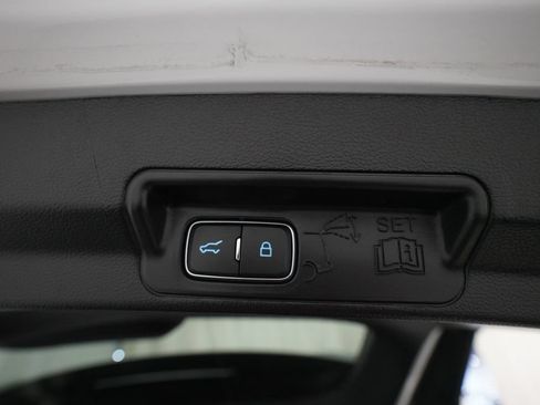 Used 2022 Ford Explorer XLT AWD/4WD image 15