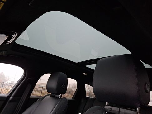 Used 2025 Land Rover Range Rover Velar Dynamic SE image 13