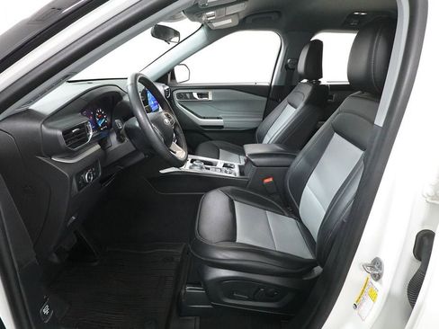Certified 2024 Ford Explorer XLT w/ Equipment Group 202A AWD/4WD image 25