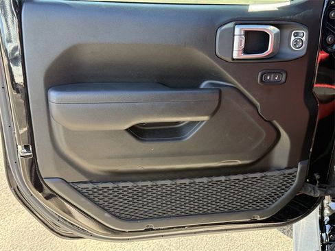 Used 2024 Jeep Gladiator Rubicon w/ Technology Group image 10