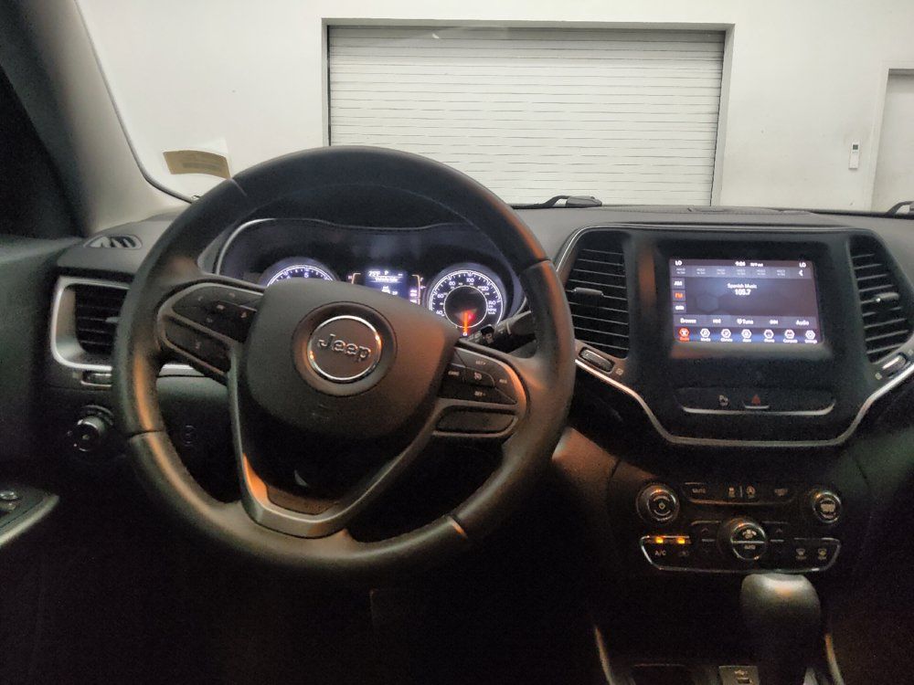 Used 2019 Jeep Cherokee Latitude Plus w/ Comfort/Convenience Group FWD image 22