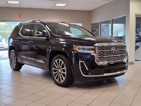 Used 2021 GMC Acadia Denali w/ Denali Technology Package image 6
