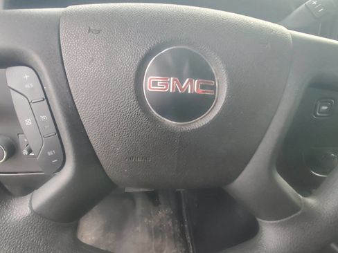 Used 2025 GMC Savana 2500 w/ Driver Convenience Package image 19