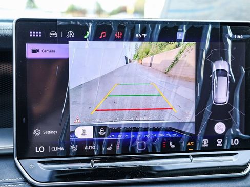 New 2026 Volkswagen Tiguan SE image 36