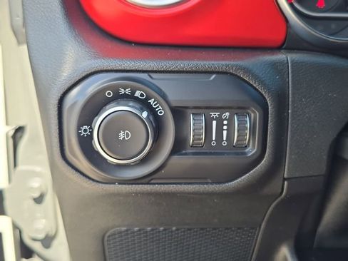 Used 2021 Jeep Wrangler Unlimited Rubicon AWD/4WD image 22