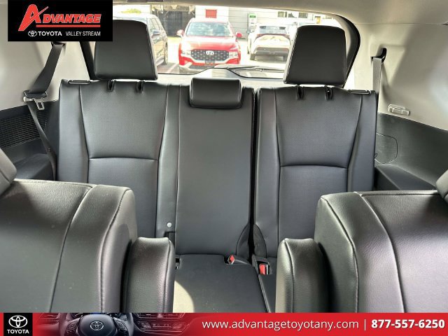 Certified 2024 Toyota Grand Highlander AWD image 15