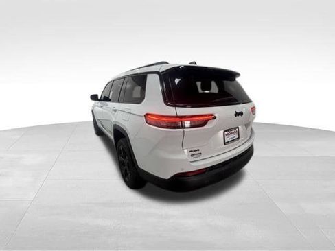 Certified 2023 Jeep Grand Cherokee L Altitude AWD/4WD image 12
