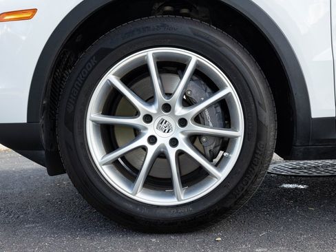 Used 2024 Porsche Cayenne image 51