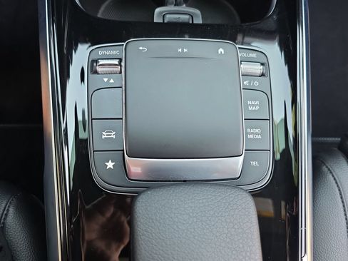 Certified 2021 Mercedes-Benz GLB 250 4MATIC image 25