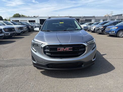 Used 2019 GMC Terrain SLE w/ Driver Convenience Package FWD image 8
