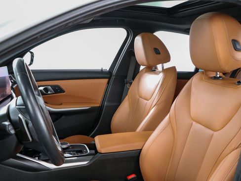 Used 2024 BMW 330i Sedan w/ Premium Package RWD image 24