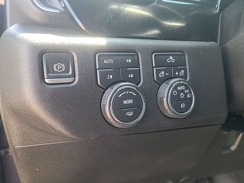 Used 2022 Chevrolet Silverado 1500 RST AWD/4WD image 14