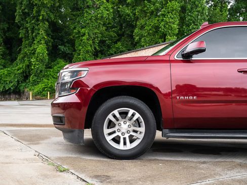 Used 2017 Chevrolet Tahoe LT AWD/4WD image 3