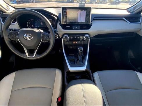 Used 2021 Toyota RAV4 Limited w/ Carpet Mat Package (TMS) image 15