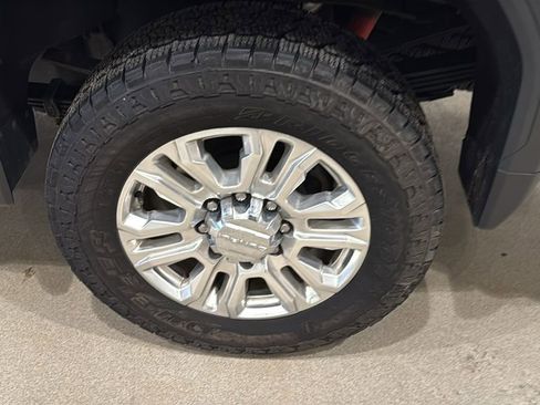 Used 2020 GMC Sierra 3500 Denali w/ Denali Ultimate Package image 10