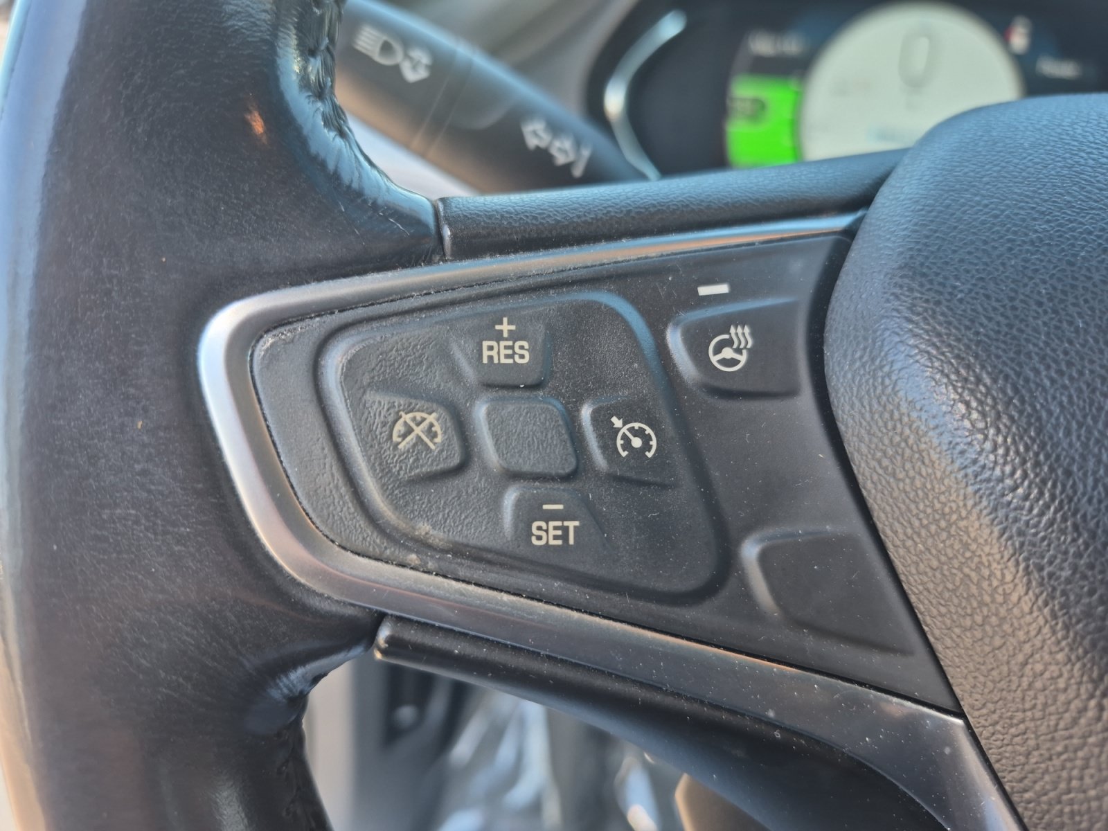 Used 2017 Chevrolet Bolt LT FWD image 26