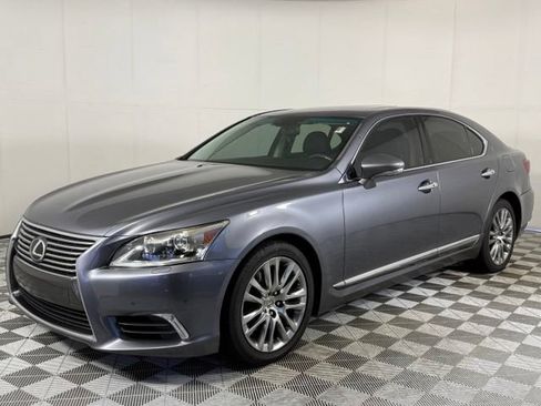 Used 2014 Lexus LS 460 w/ Comfort Package RWD image 2