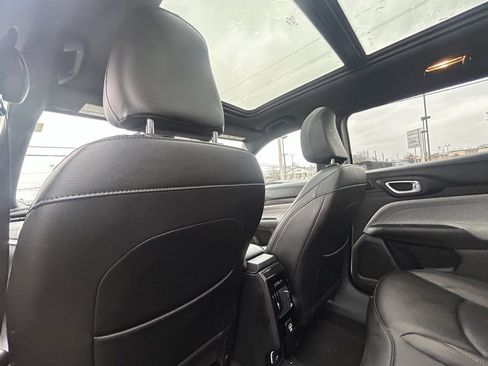 Used 2024 Jeep Compass Latitude w/ Sun and Sound Group image 29