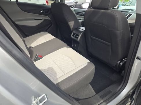 Used 2021 Chevrolet Equinox LS w/ LS Convenience Package FWD image 9
