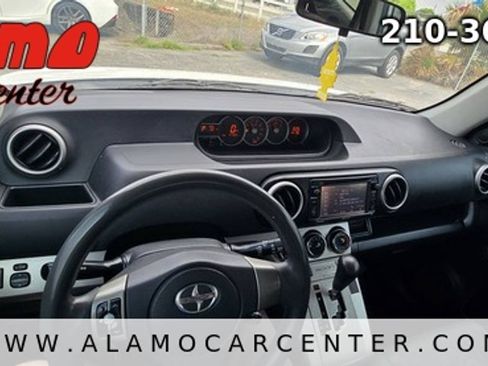 Used 2014 Scion xB FWD image 40