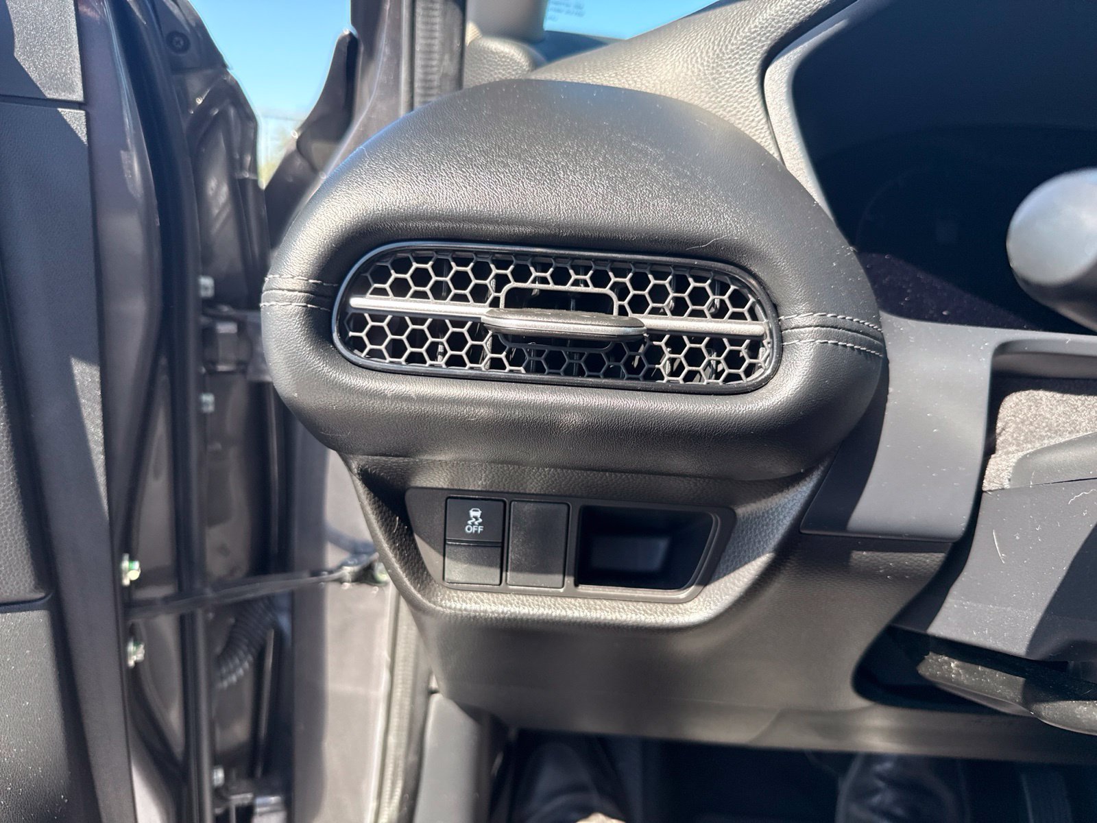 Used 2024 Honda HR-V EX-L image 19