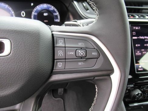 New 2025 Jeep Grand Cherokee L Laredo w/ Luxury Tech Group I image 18