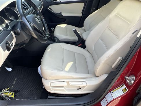 Used 2018 Volkswagen Jetta SE FWD image 14