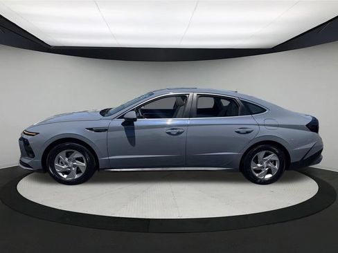 Certified 2025 Hyundai Sonata SE FWD image 8