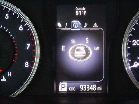 Used 2015 Toyota Camry XLE w/ Moonroof Package FWD image 3