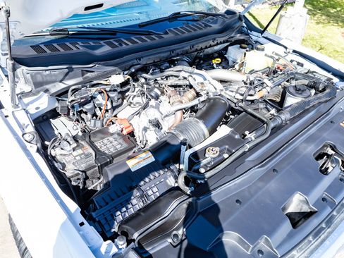 Used 2024 Ford F350 Limited w/ FX4 Off-Road Package image 40