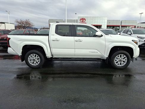 New 2026 Toyota Tacoma SR5 AWD/4WD image 8