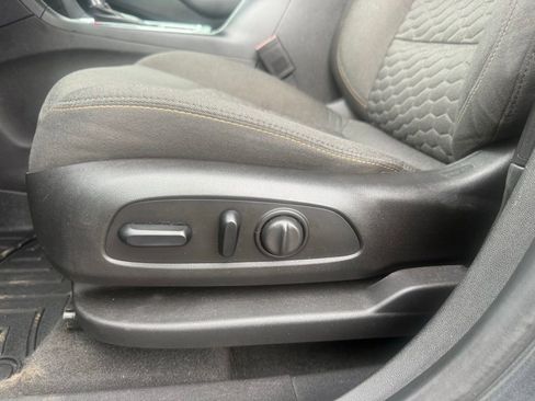 Used 2018 Chevrolet Equinox LT w/ Sun & Infotainment Package FWD image 13