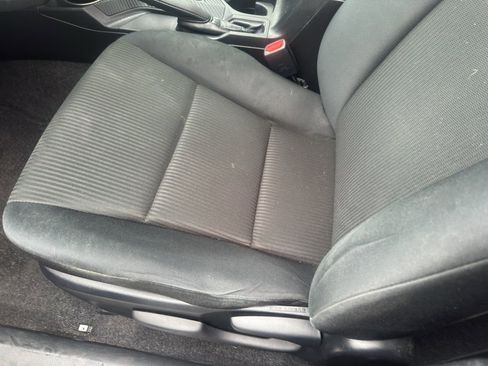 Used 2014 Toyota RAV4 LE image 6