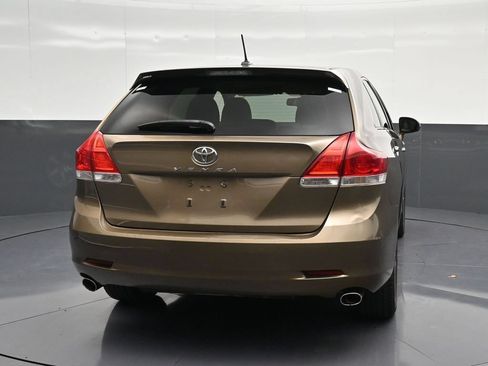 Used 2010 Toyota Venza FWD image 2