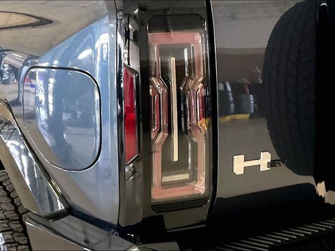 Used 2026 GMC Hummer EV SUV AWD/4WD image 25