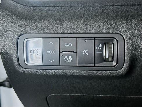 Used 2025 GMC Terrain Elevation image 17