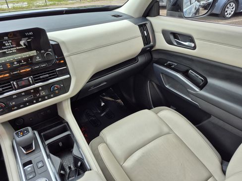 Certified 2023 Nissan Pathfinder SL AWD/4WD image 18